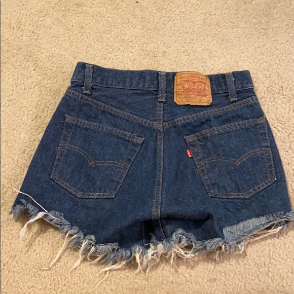 Vintage Levi USA 501 cut off denim shorts 30 - Picture 3 of 5